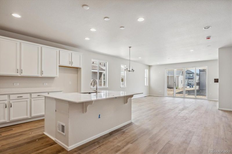 9684 Ceylon St, Commerce City, CO 80022