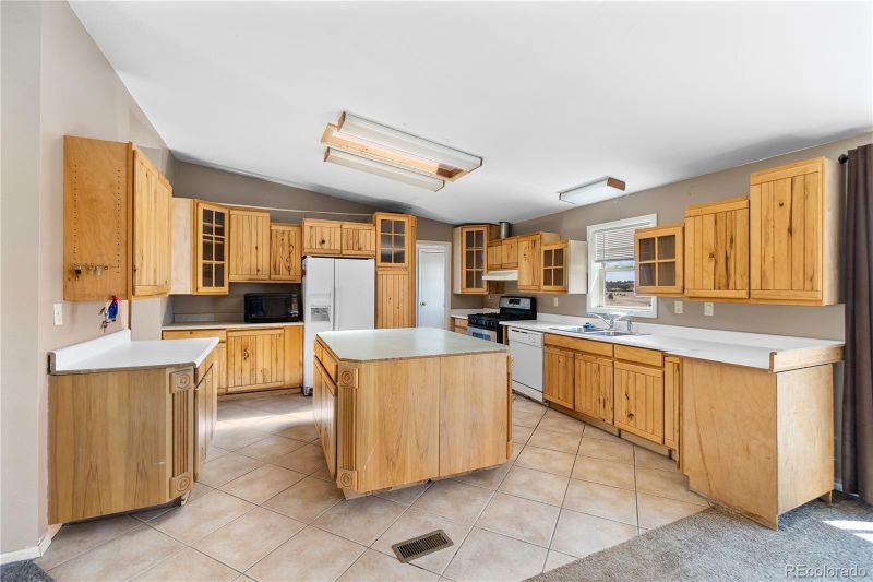 40698 Gold Nugget Dr, Deer Trail, CO 80105
