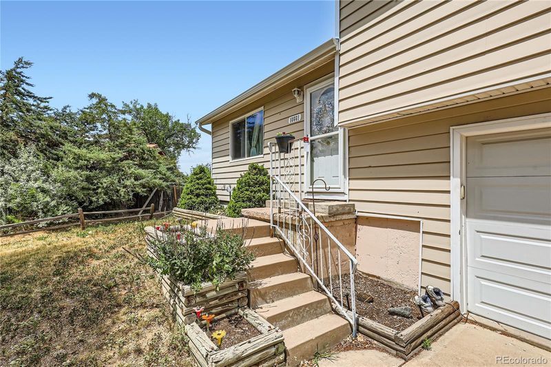 18661 E Brown Pl, Aurora, CO 80013