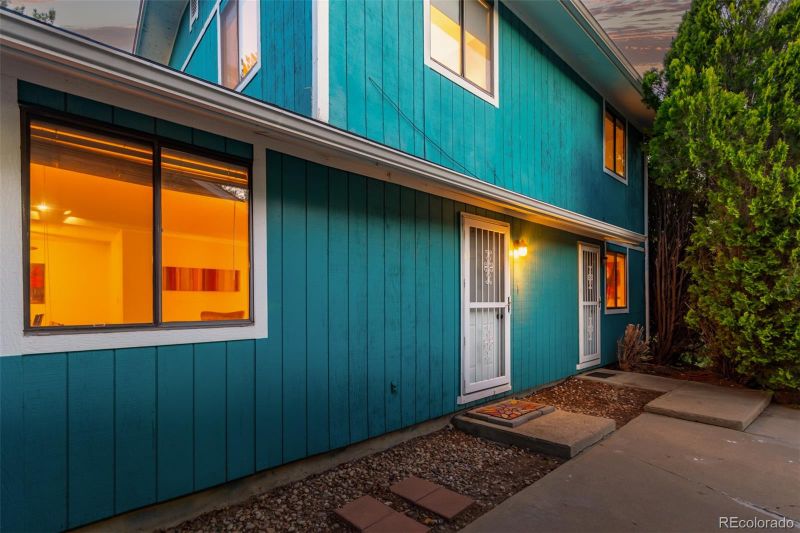 943 Yew Ct, Longmont, CO 80504