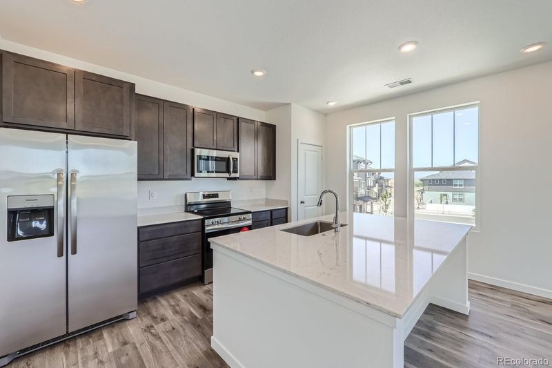1958 S Fultondale Ct, Aurora, CO 80018
