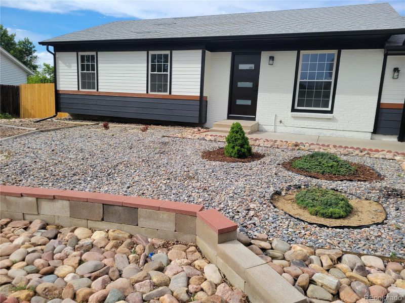 17913 E Iowa Dr, Aurora, CO 80017