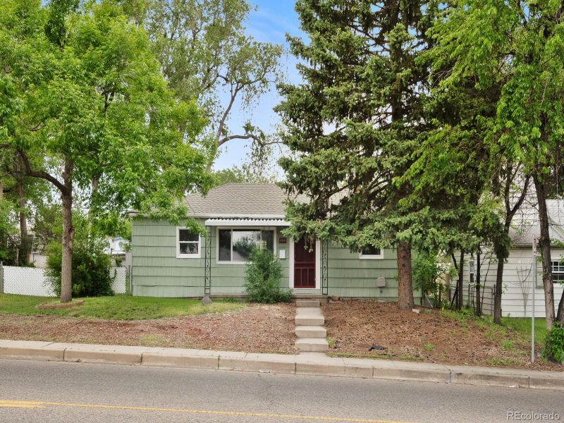 1315 Dayton St, Aurora, CO 80010