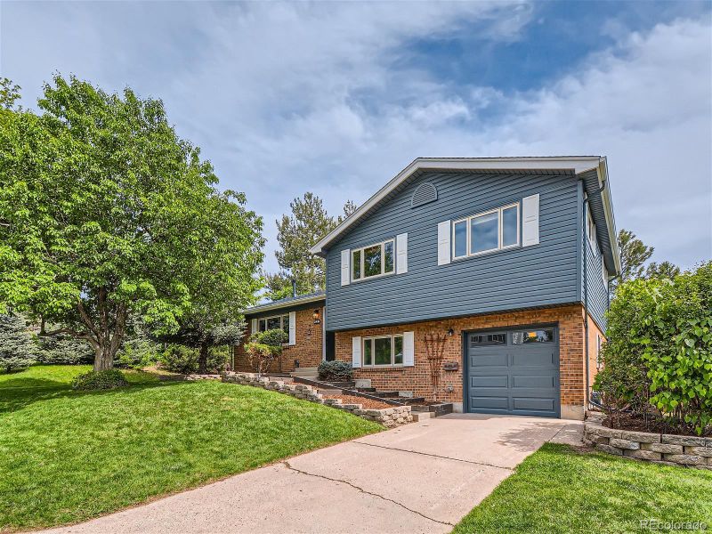 932 E Briarwood Cir S, Centennial, CO 80122