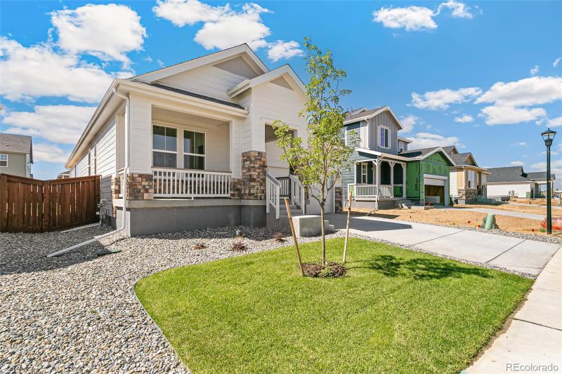 4652 Sunsplash Way, Johnstown, CO 80534
