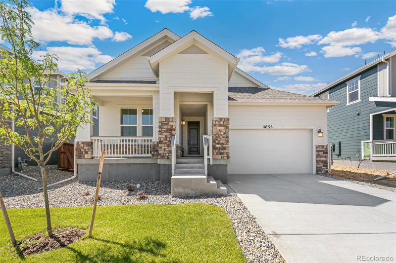 4652 Sunsplash Way, Johnstown, CO 80534