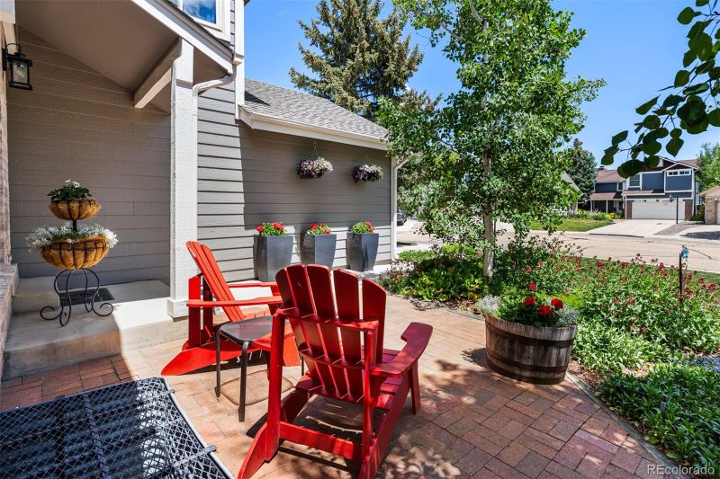 8463 Oak St, Arvada, CO 80005