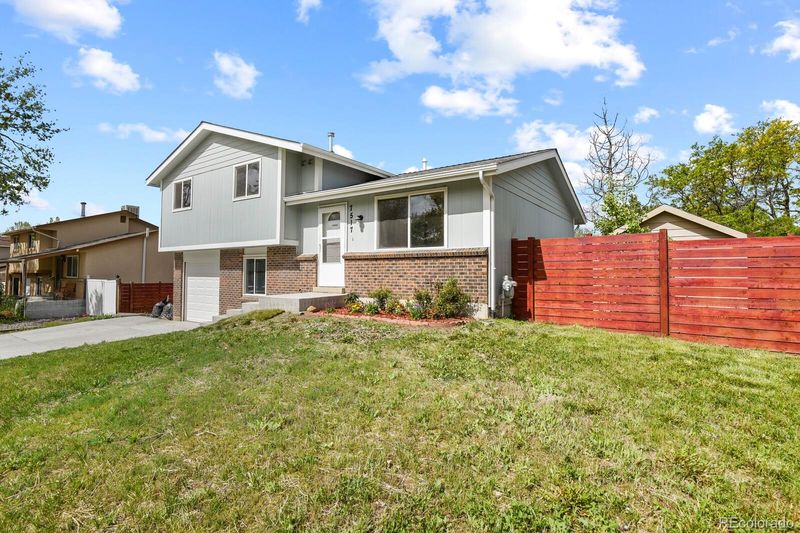 7517 Newland St, Arvada, CO 80003