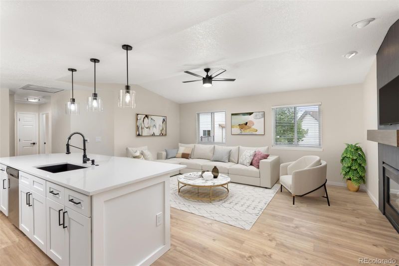 938 Ptarmigan Ln, Loveland, CO 80538