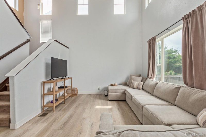 2563 S Genoa St, Aurora, CO 80013