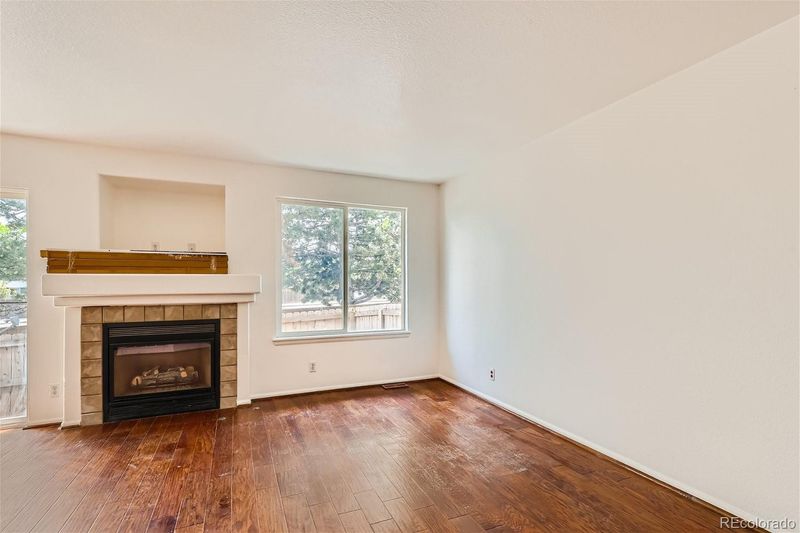 1276 S Zeno Cir #B, Aurora, CO 80017
