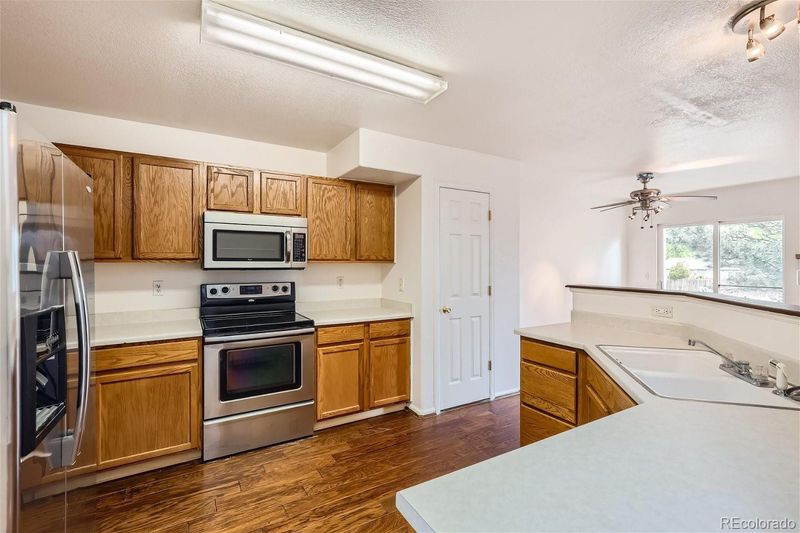 1276 S Zeno Cir #B, Aurora, CO 80017
