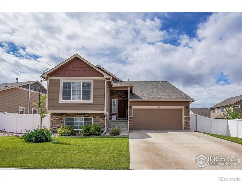 734 Valleybrook Dr, Windsor, CO 80550