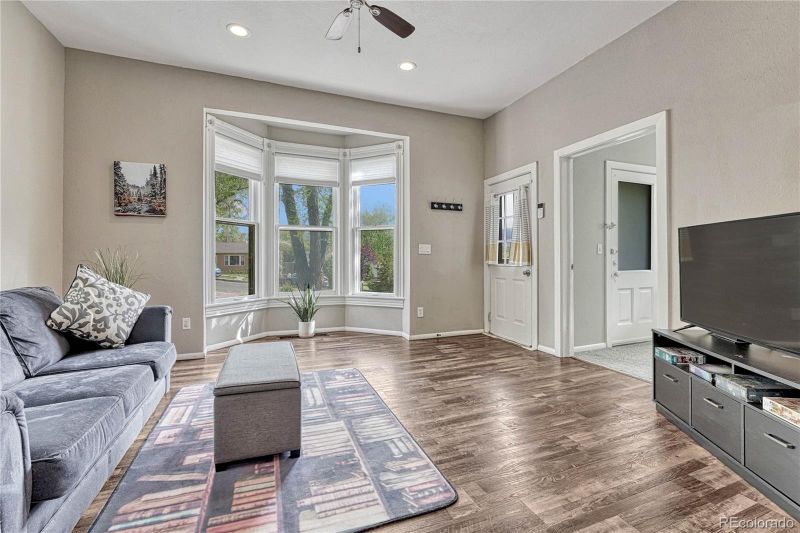 726 E Vermijo Ave, Colorado Springs, CO 80903