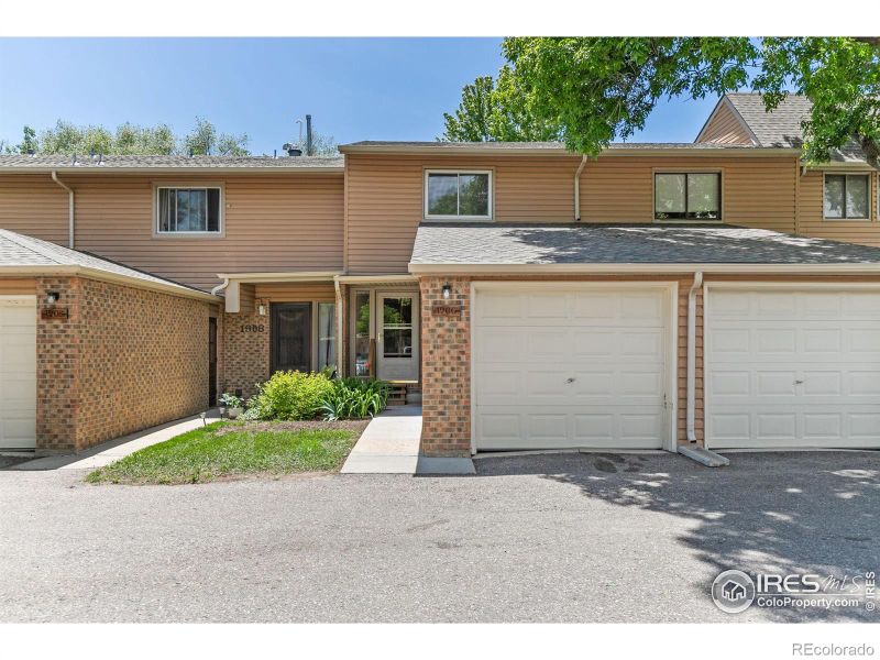 1906 Centaur Cir, Lafayette, CO 80026