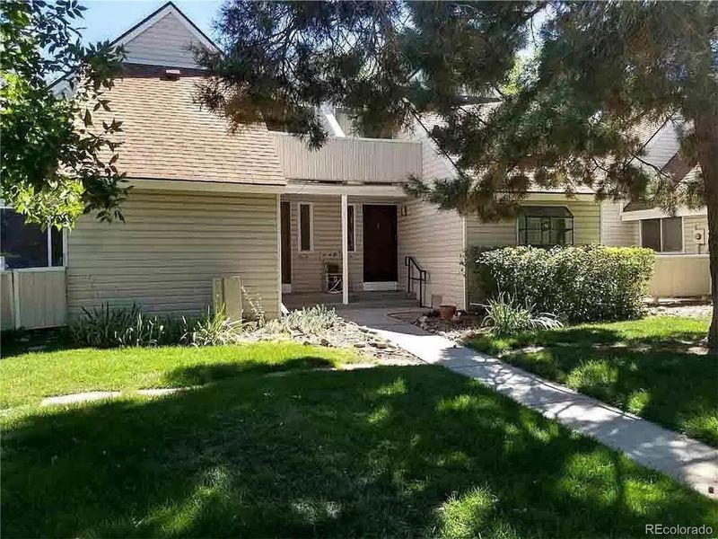 2411 S Xanadu Way #B, Aurora, CO 80014