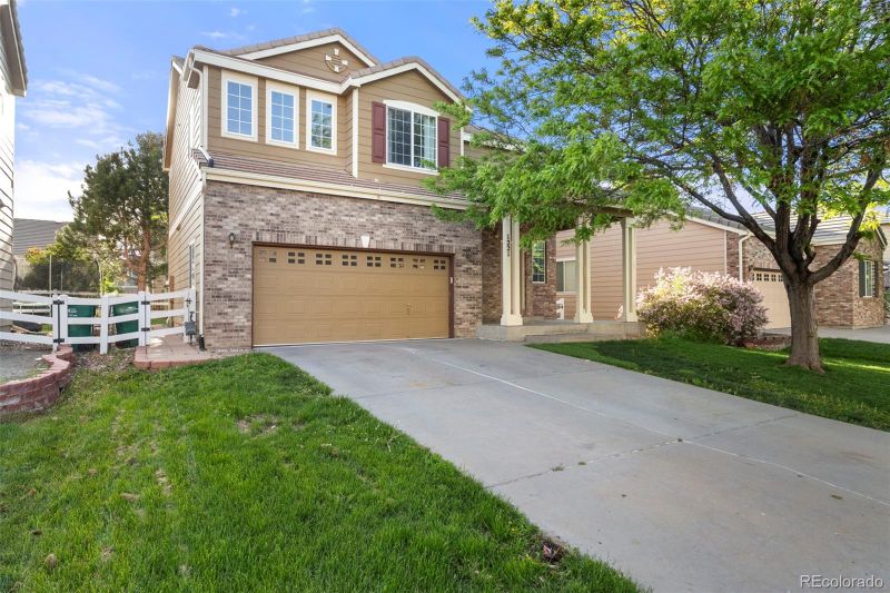 1221 S Fultondale Ct, Aurora, CO 80018