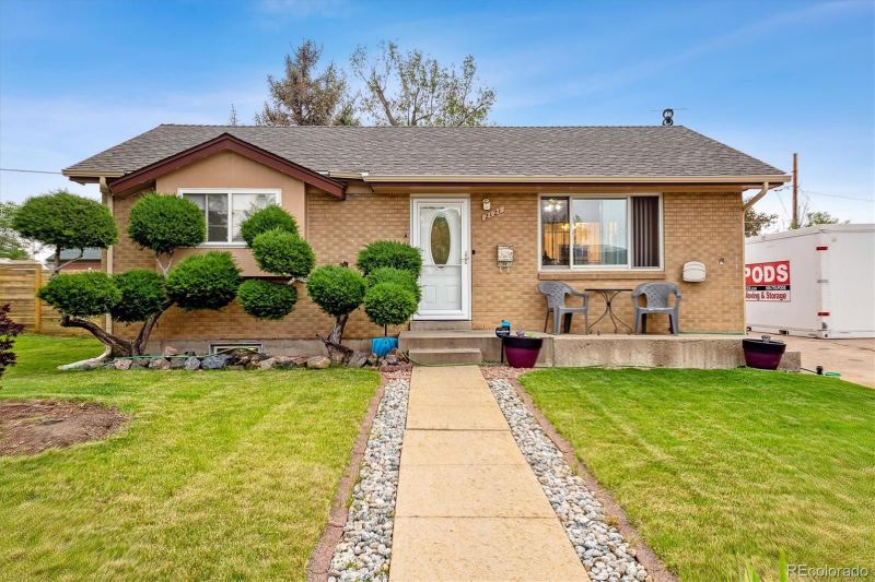 2121 E 114th Pl, Northglenn, CO 80233