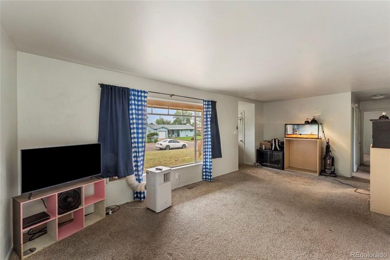 208 Esther Dr, Colorado Springs, CO 80911