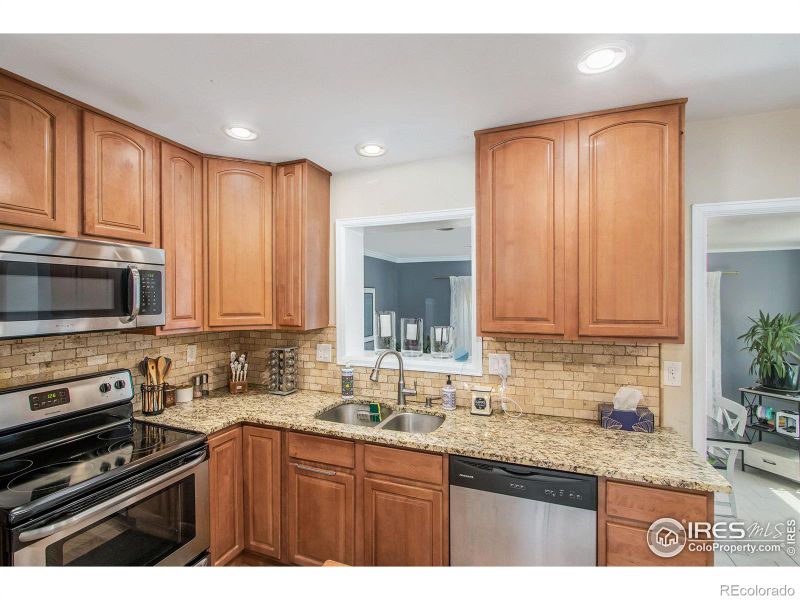 212 S 5th St, La Salle, CO 80645