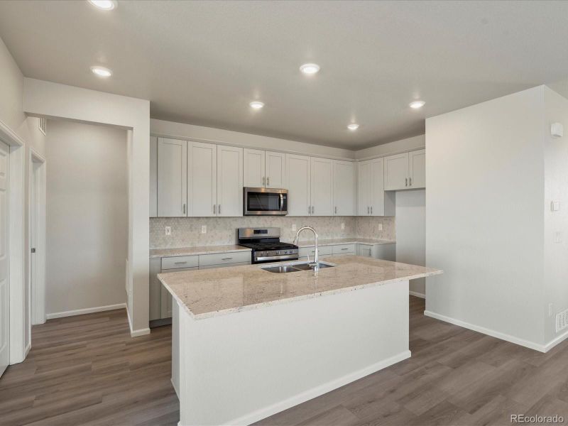 9172 Quintero St, Commerce City, CO 80022