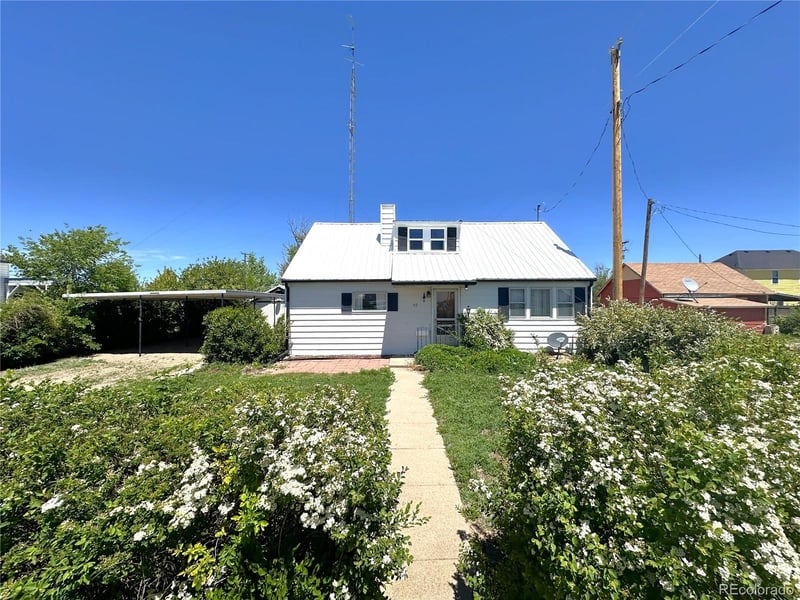 92 Nolan St, Genoa, CO 80818