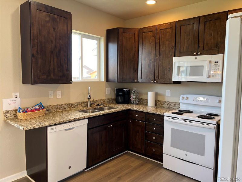 1258 4th Ave, Deer Trail, CO 80105