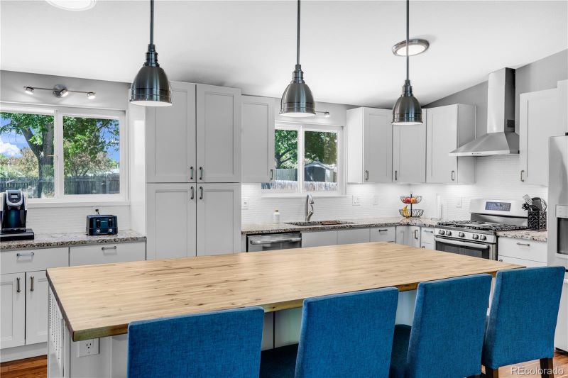 7848 W 82nd Pl, Arvada, CO 80005