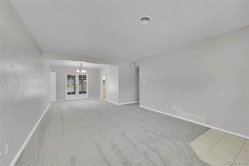 940 Tucson St, Aurora, CO 80011