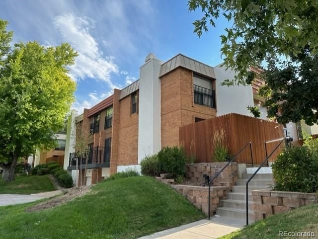 2807 S Locust St, Denver, CO 80222