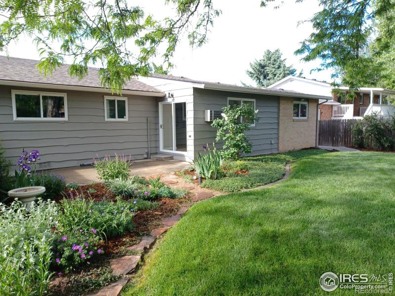 1065 S Coffman St, Longmont, CO 80501