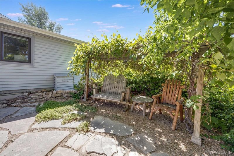 1148 Joliet St, Aurora, CO 80010