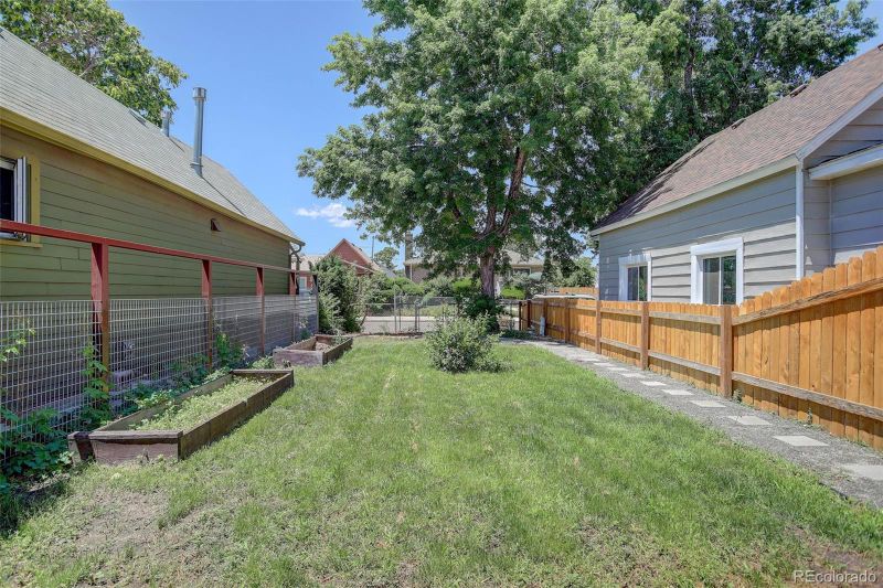 4440 Pennsylvania St, Denver, CO 80216