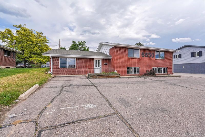 6650 S Broadway, Centennial, CO 80121