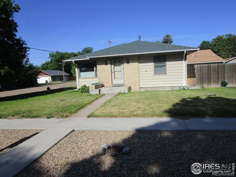 215 13th St, Burlington, CO 80807