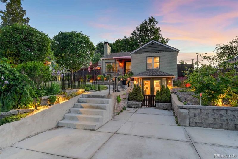 2907 N Milwaukee St, Denver, CO 80205
