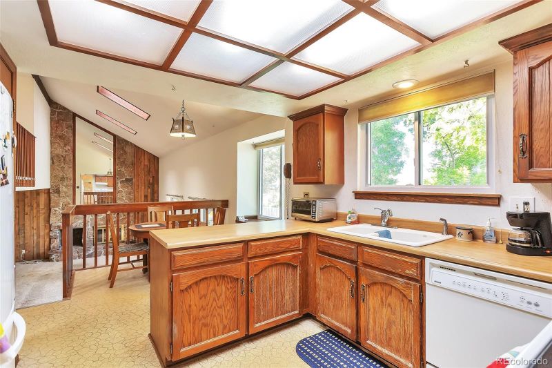5701 S Lee Ct, Littleton, CO 80127