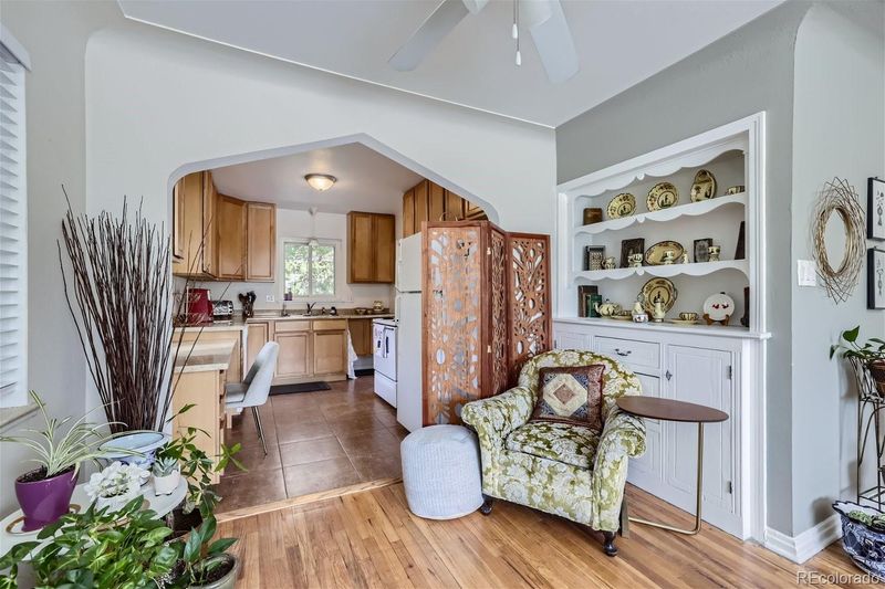 2140 Niagara St, Denver, CO 80207