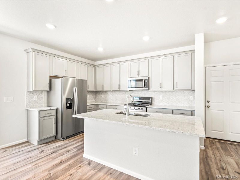 736 N Shawnee St, Aurora, CO 80018