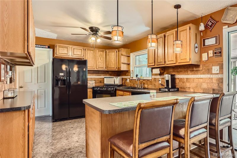 541 Revere St, Aurora, CO 80011