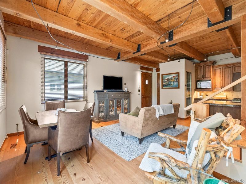 877 S Washington St, Denver, CO 80209