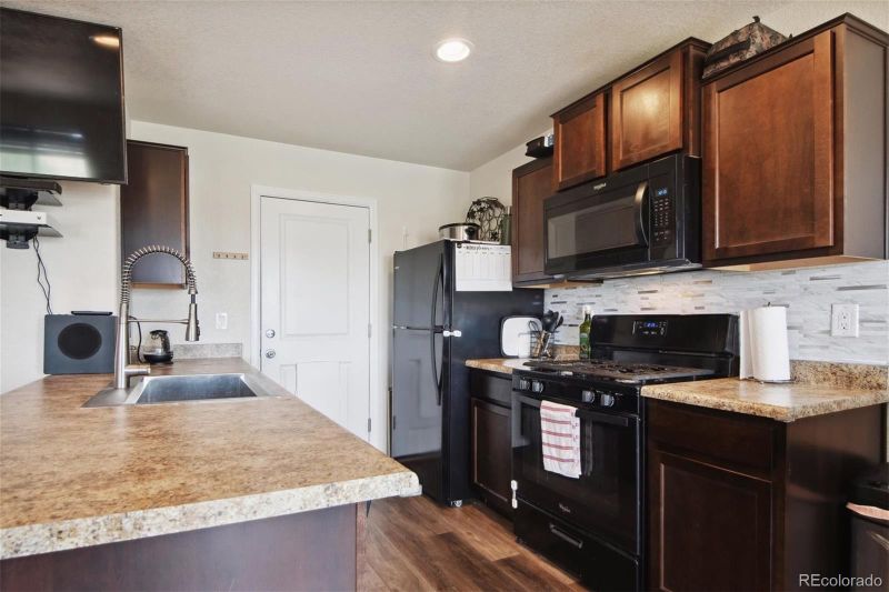 47305 Lily Ave, Bennett, CO 80102