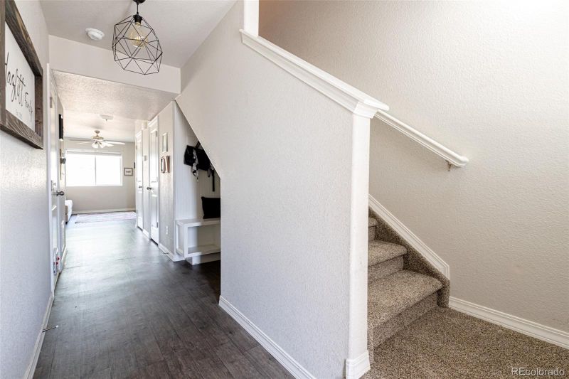 929 Grissom Dr, Colorado Springs, CO 80915