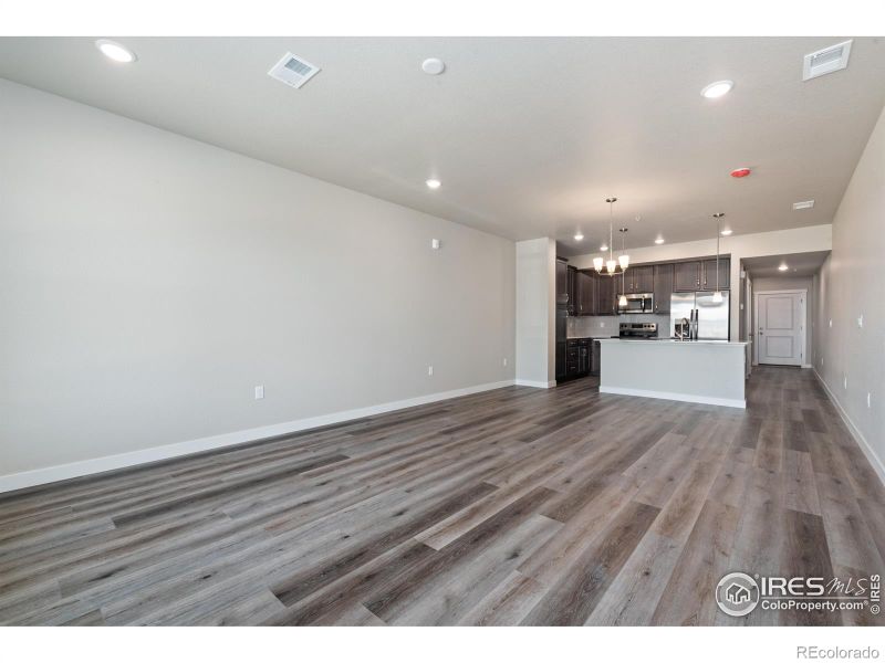 390 High Point Dr #103, Longmont, CO 80504