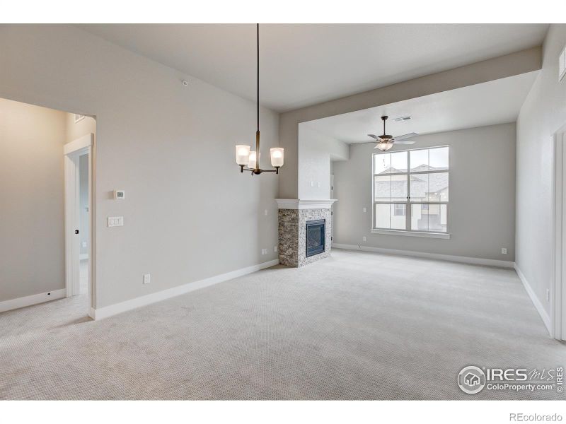285 High Point Dr #207, Longmont, CO 80504