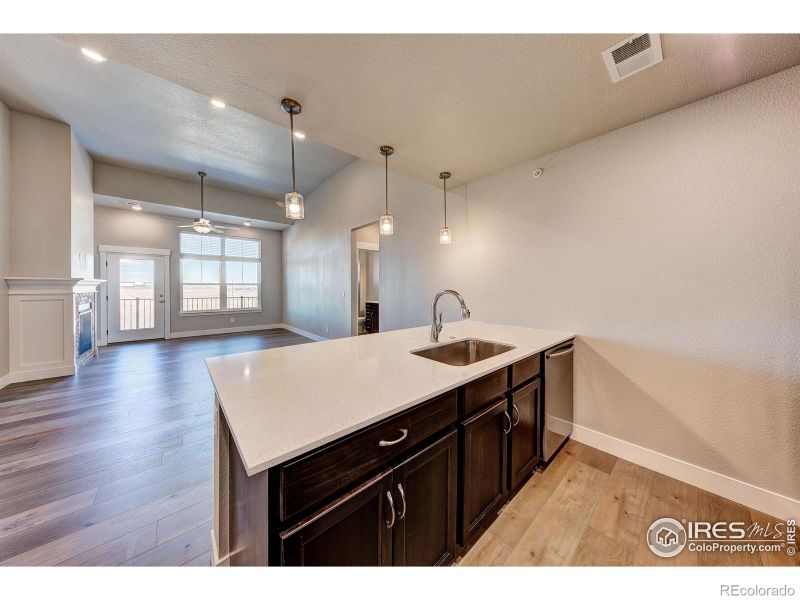 285 High Point Dr #304, Longmont, CO 80504