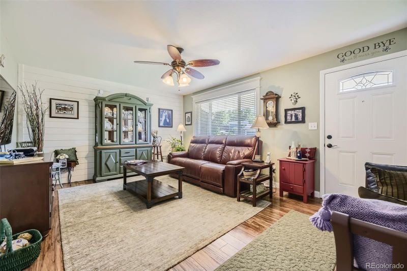 7685 S Harlan St, Littleton, CO 80128