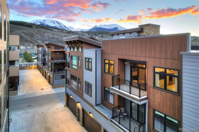 37 W 4th St #303E, Silverthorne, CO 80498