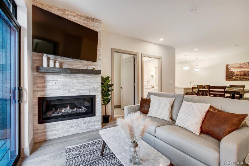 37 W 4th St #303E, Silverthorne, CO 80498