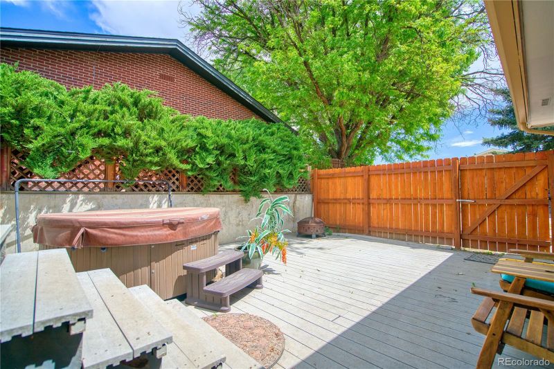 1200 Tulip St, Longmont, CO 80501